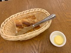 餐前法国面包及黄油-Entrecôte 法国牛扒馆(保利·时光里店)