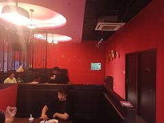 -虾弄弄海派小龙虾·牛羊蝎子火锅