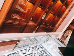 -回瑞眼镜·蔡司·依视路官方授权店(广益路万达店)