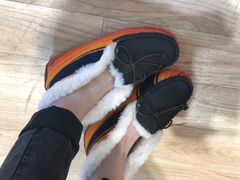 -UGG(燕莎奥特莱斯购物中心店)