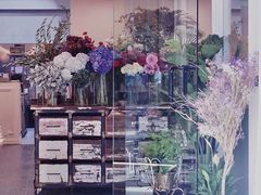 -FLOVIE FLORIST CAFE