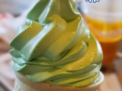 抹茶圆筒-麦当劳(展览路店)