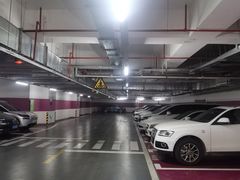 -阳光天地停车场(唐镇店)