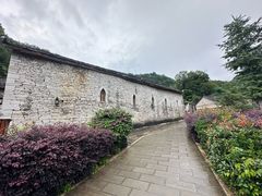 -高荡千年布依古寨旅游景区