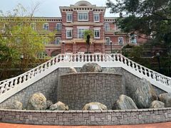 -香港大学