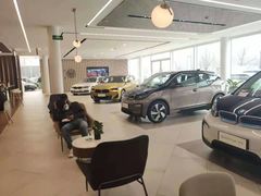 -北京宝诚宝马4S店