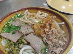 -花溪牛肉粉(八鸽岩店)