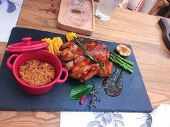 香草烤脆皮小春鸡-麦甜创意轻食餐厅(西康路店)