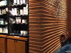 -星巴克(上海虹桥新天地二店)