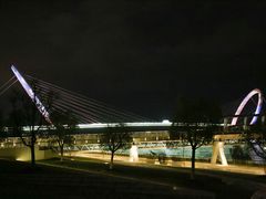 -南京眼步行桥