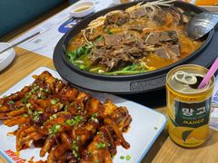 -三清洞摩西韩式年糕火锅(威高广场店)