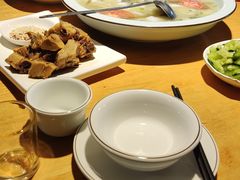 -兔行天下-鸿鹤鲜锅兔(中海国际店)