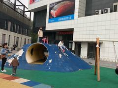 -资和信百货商场