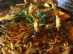 -鸿顺老铁锅美蛙鱼府(解放碑店)