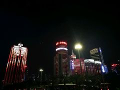 -万绿园