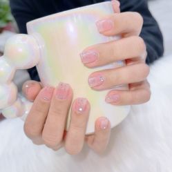-七彩虹美甲美睫 半永久