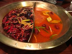 -重庆爽翻天老火锅(临平万达广场店)