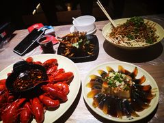 -巴厘龙虾·榜首油焖大虾(音乐学院·沿江酒馆店)