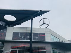 -成都中升之星奔驰4S店