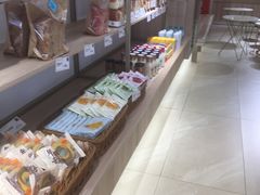 自助取餐区-顶东面包花园·生日蛋糕(世博店)