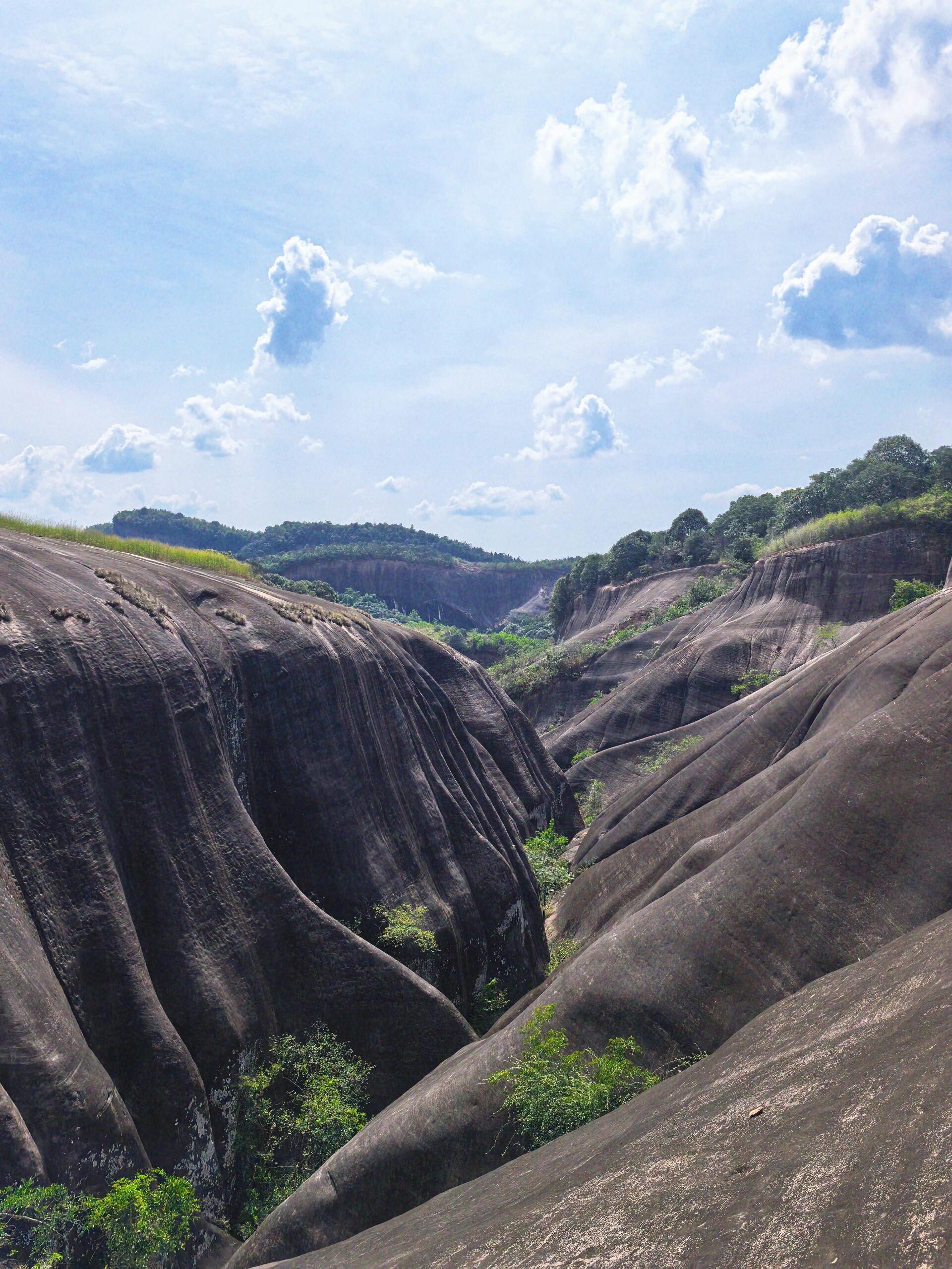 广西火山口地质公园图片