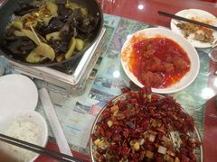 -乡土特色.冷锅鱼.牦牛肉汤锅