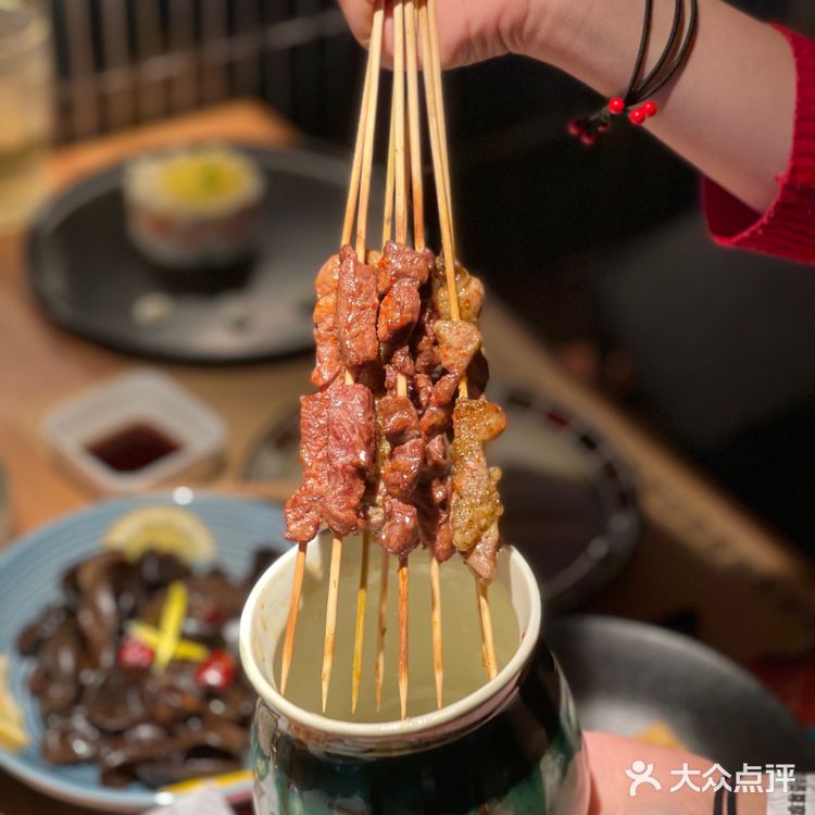 雪熊哈尔滨烧烤酒馆 大口喝酒 大串吃肉 