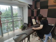 -琴芳艺所艺术培训.古筝钢琴