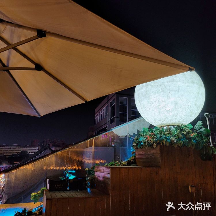 藏在繁华城市中的微醺角落