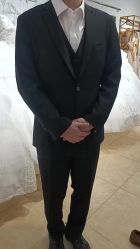 -月月婚纱礼服仓储店(王府井店)