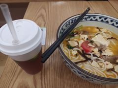 -蒙自源米线大王(信利城市广场店)