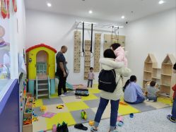 -熊小米专业儿童游泳馆