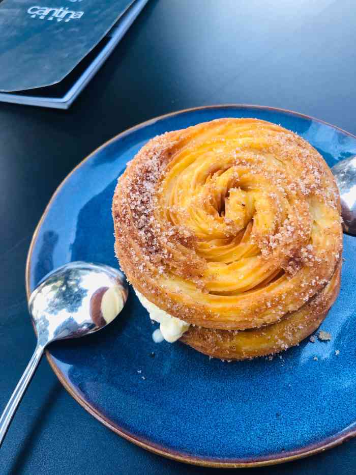 cantina agave(富民路店)-"事先预定了靠窗的位子,nachos和拼盆.