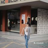 最近芜湖的天气简直不要太好，找了一间咖啡店晒太阳