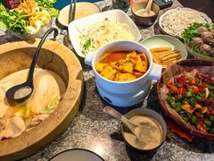 云南抚仙湖蒸汽石锅鱼-云荷里·蒸汽石锅鱼·云南菜(中发百旺店)