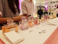 -Dior迪奥(上海世茂广场店)