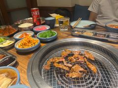 -明洞阿姨·韩式酱蟹烤肉·创意料理(三元桥店)