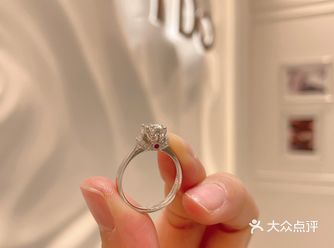 种草 I Do真爱加冕系列 六爪钻戒真爱的见证