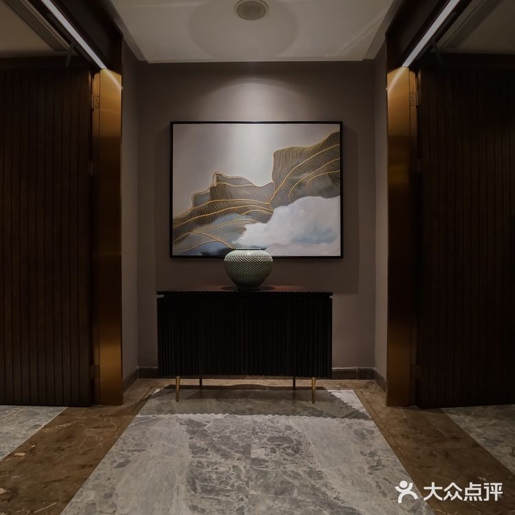 隐于渝中区的粤菜馆鹏阁值得一试