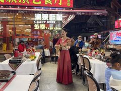 -刘姐啤酒鱼民族演艺餐厅(西街总店)