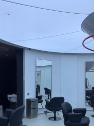 -一家只做男发烫染的店