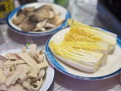 -霄汉牛三鲜湖北砂锅菜(万松园2店)