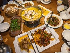 -隔壁老王·家常云南菜(花巷店)