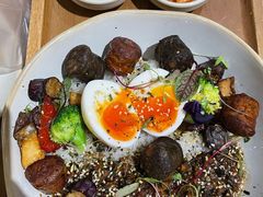 德国香肠卤肉饭-HELLO 27 意面·沙拉·帕尼尼