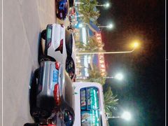 -三亚火车头万人海鲜广场