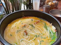 -银米·云南传统过桥米线(双廊黑金冠店)
