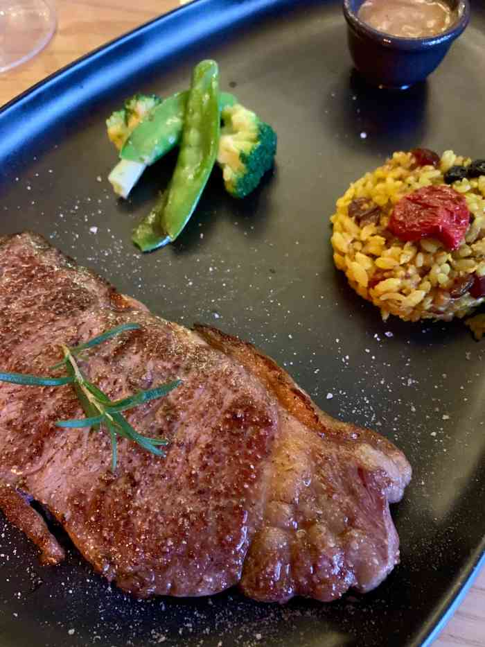 贵牛angus beef-"都不错!我觉得如果女生去的话点儿童餐足够.