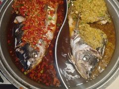 -阿瓦山寨·湘菜现炒·剁椒鱼头王(咸阳总店)