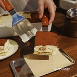 不正经的咖啡 正经的蛋糕卷