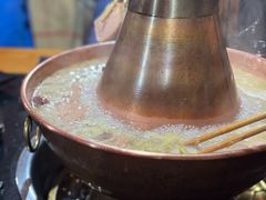 -果松木炭酸菜铜火锅·外婆参鸡汤